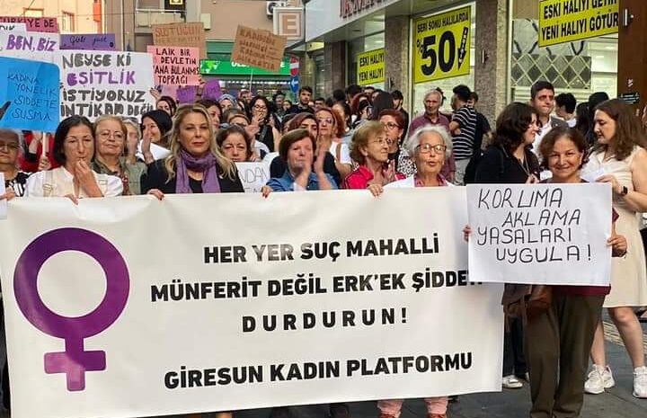 Giresun'da Kadın Cinayetleri Protesto Edildi: Yaşam Nöbeti Başladı