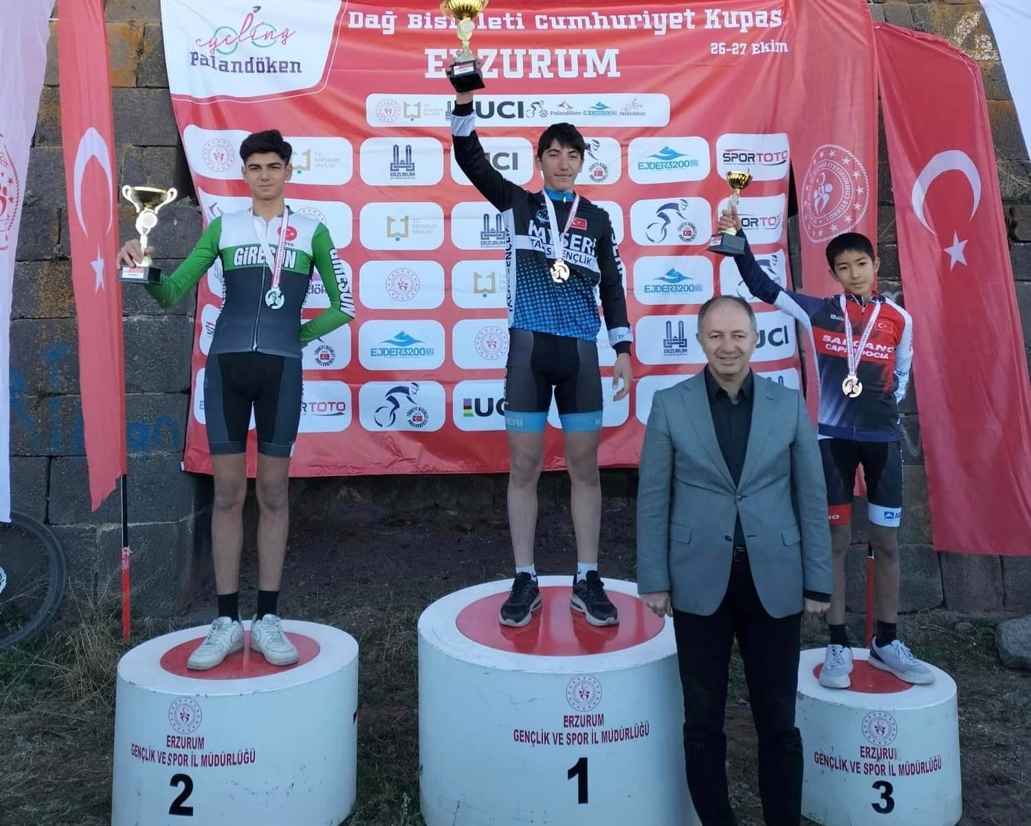 Giresunlu bisikletçiler gururumuz oldu