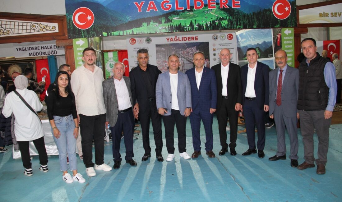 Giresun Federasyonu'nun 17. kez düzenlediği Giresun Günleri etkinliğinde, Yağlıdereliler ilçelerini
