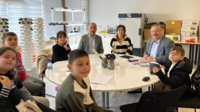 Giresun İl Millî Eğitim Müdürü Ertuğrul Tosunoğlu öğretmen ve öğrencilerle