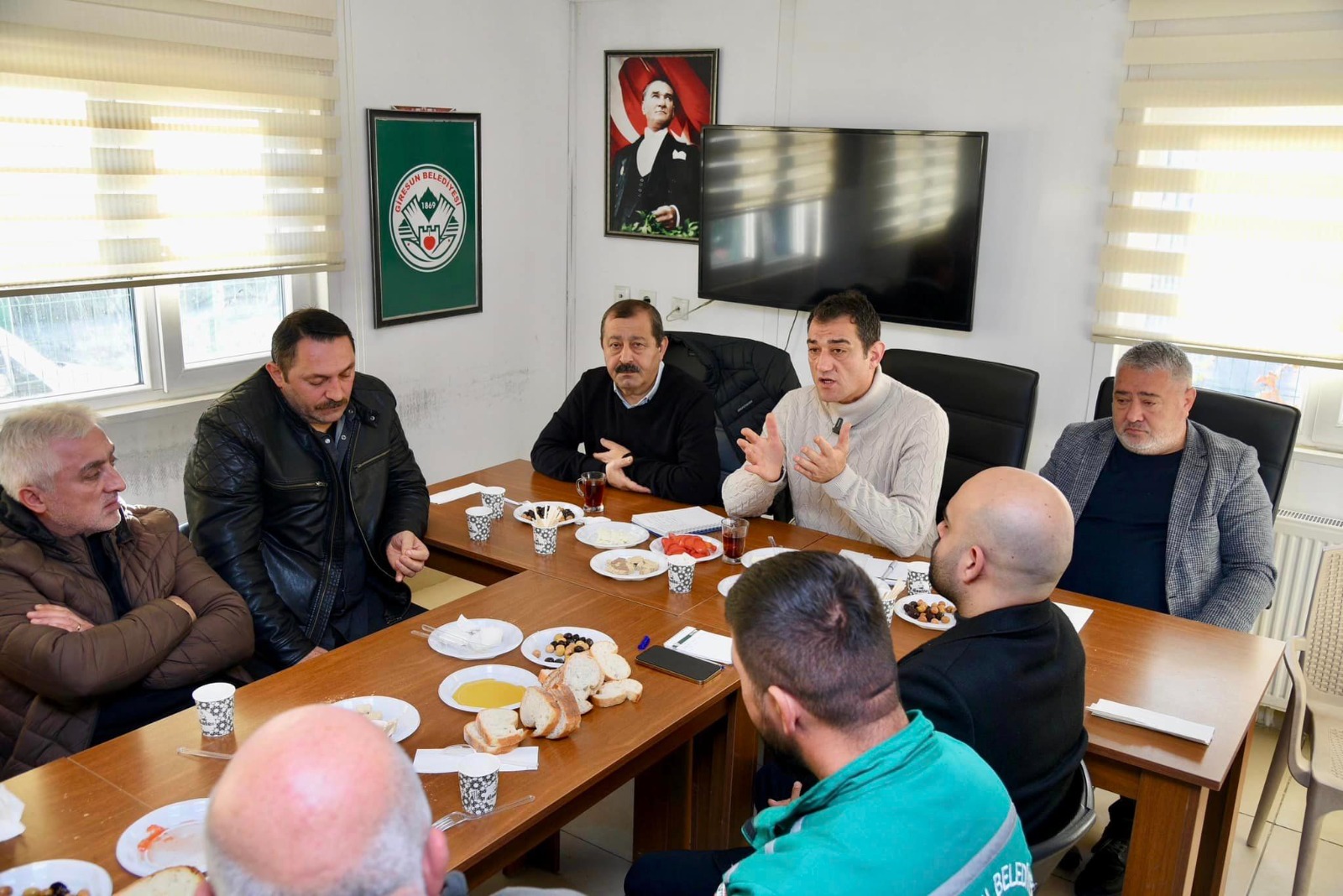 Başkan Köse, Temizlik İşçileriyle Sabah Vardiyasında Buluştu