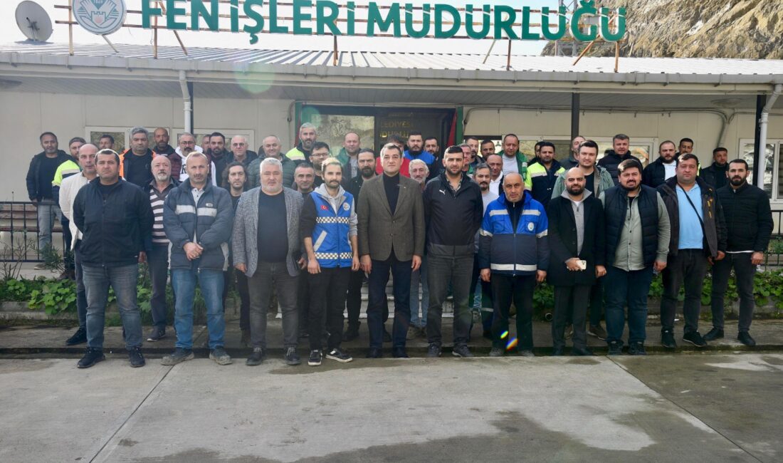 Giresun Belediye Başkanı Fuat Köse, Fen İşleri Müdürlüğü Personeliyle Bir