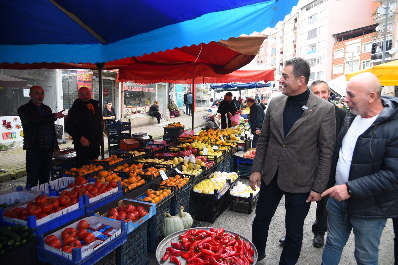 Başkan Köse Pazar Esnafının Taleplerini Dinledi