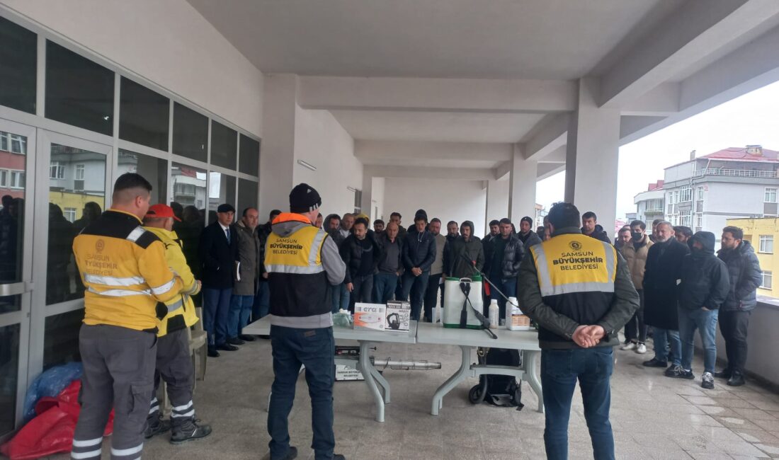 Giresun’da Kokarca ile Mücadele Sürüyor Giresun'da kahverengi kokarca zararlısına karşı başlatılan mücadele kapsamında, kışlaklarda biyosidal