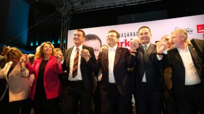 İMAMOĞLU’NUN TRABZON MİTİNGİNE BÜYÜK KATILIMİstanbul Büyükşehir Belediye Başkanı ve Cumhuriyet