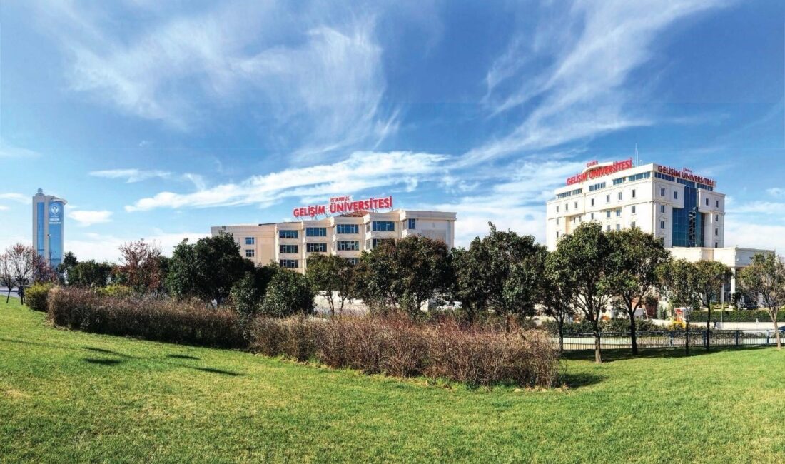 Tercih Dönemindeki Aileler Dikkat! Karar Vermeyin, Destek Olun! Üniversite tercih dönemi, gençlerin hayat yolculuklarında önemli bir eşik. Ancak