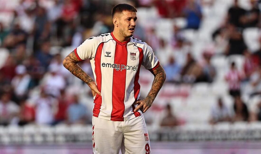  1. Lig'e düşen Sivasspor'da Rey Manaj, takımdan ayrılabilir. Yıldız