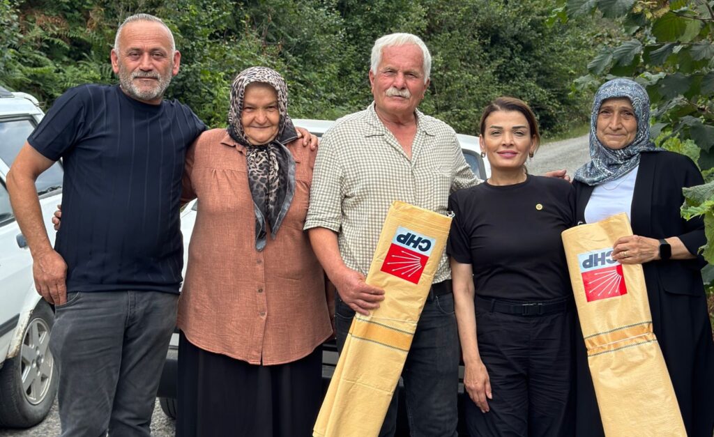 CHP Köy Köy Dolaşarak Fındık Üreticisine Destek Oluyor