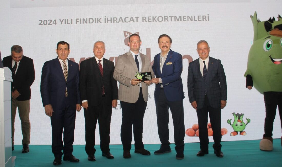 Trabzon’da düzenlenen Dünya Fındık Haftası etkinlikleri kapsamında “Fındığa Değer Katanlar”