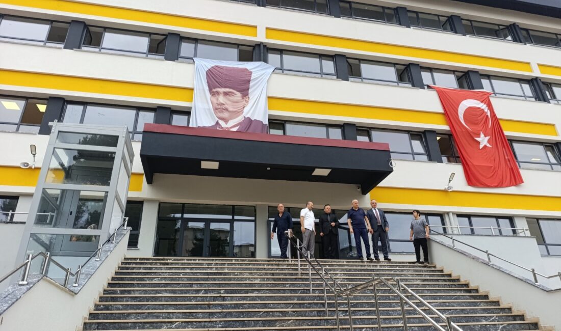 Giresun’da Yeni Okullar Eğitim Öğretime Hazır Giresun’da 2025-2026 eğitim-öğretim yılı öncesinde yapımı tamamlanan ve dönüşüm süreci