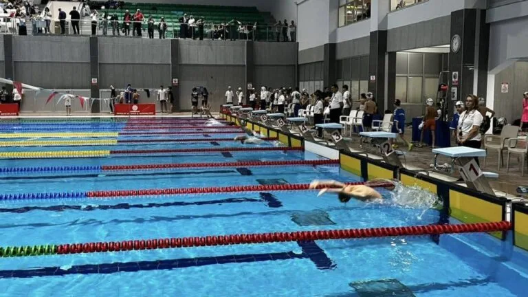 Türkiye Yüzme Federasyonu tarafından düzenlenen 29 Ekim Cumhuriyet Bayramı 9+