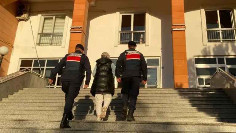 Saklandığı yerde yakalanan FETÖ üyesi kadın cezaevine gönderildi