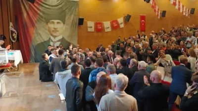 İki listenin yarıştığı CHP'nin 39. İl Kongresinde il başkanlığını mevcut