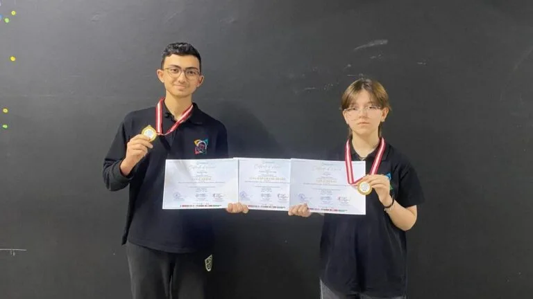 Giresun Fen Lisesi öğrencileri Özcan Emre Öner ve Beyza Çakır,