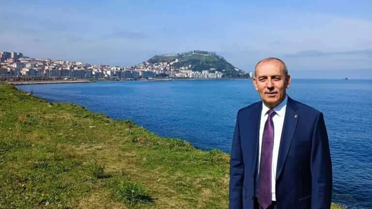 AK Parti Dereli’de Yeni Dönem: Abdullah Önal İlçe Başkanı Oldu AK Parti Giresun Dereli İlçe Başkanlığı'nda önemli bir görev değişimi
