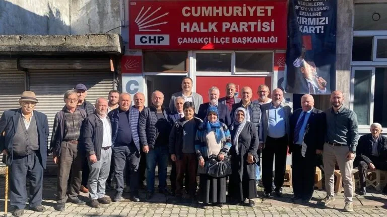 CHP Giresun İl Başkanı Şenyürek, il yönetim kurulu üyeleriyle birlikte