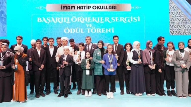 İmam Hatip Okulları Başarı Örnekleri Sergisi ve Ödül töreni gerçekleşti