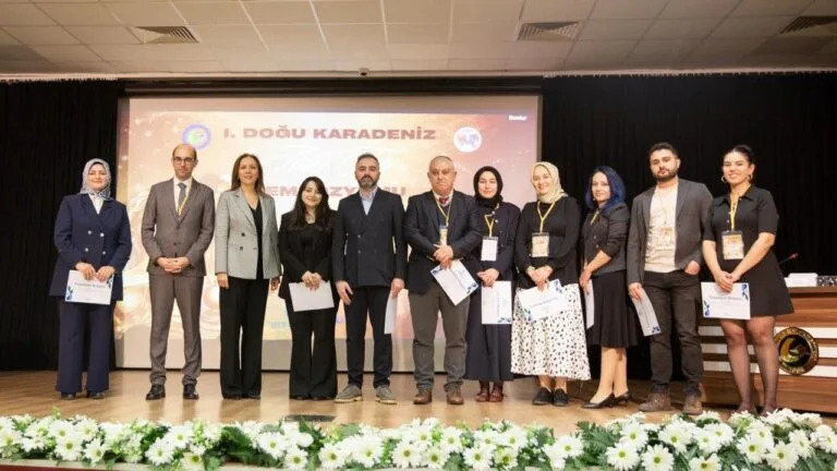 Giresun Üniversitesi’nde Adli Tıp Zirvesi: 16 İlden 356 Katılımcı Tek Çatı Altında Buluştu Giresun Üniversitesi, Tıp Fakültesi Adli Tıp Anabilim Dalı ve Tıbbi