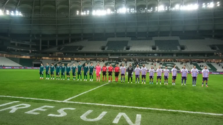 Giresunspor tribünlerinde coşku yerini hüzne bıraktı