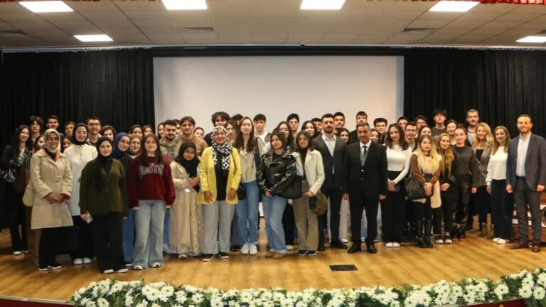 Giresun Üniversitesi, öğrencilere yönelik TÜBİTAK 2209 A/B proje destek programlarını