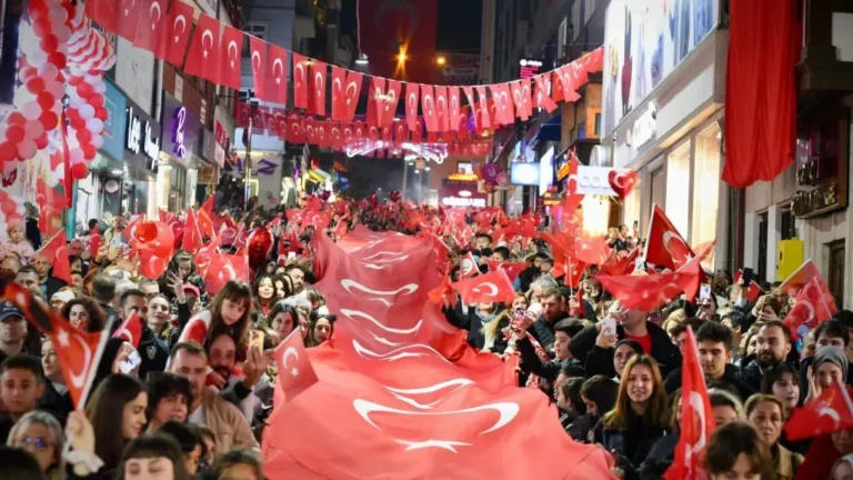 Giresun, Cumhuriyet Bayramı'nın 102. yıl dönümü kutlamalarına büyük bir coşkuyla