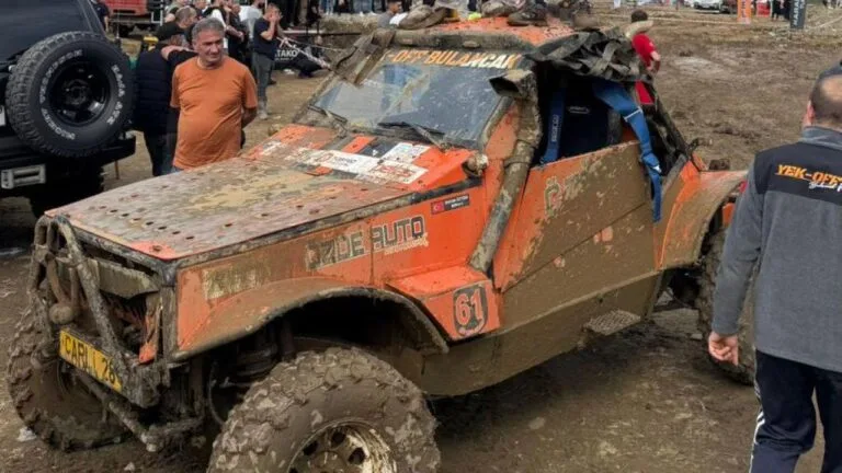 Öztürk Fındık kupayla döndü