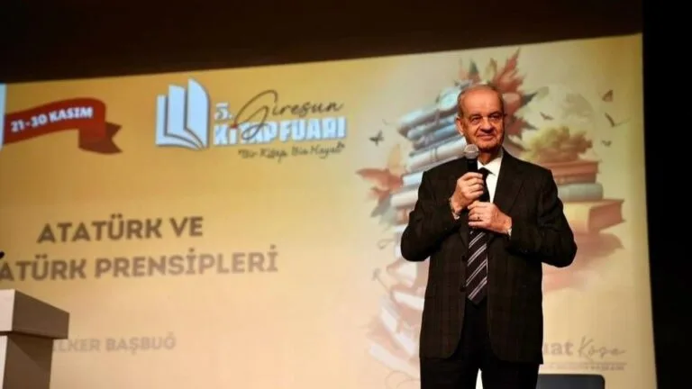 Eski Genelkurmay Başkanı İlker Başbuğ, Giresun Kitap Fuarı'nda söyleşi ve