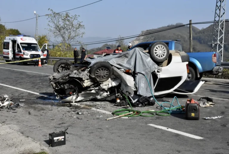 Ordu'nun Ulubey ilçesinde ehliyetsiz 17 yaşındaki sürücünün karıştığı trafik kazasında