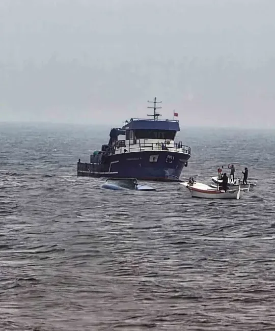 Giresun'un Eynesil açıklarında balık avından dönen teknenin alabora olması sonucu