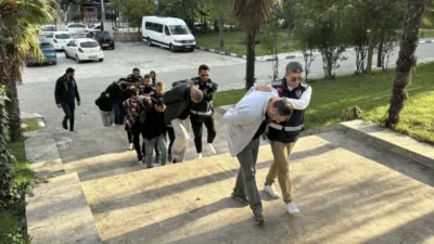 Samsun merkezli 5 ilde düzenlenen nitelikli dolandırıcılık operasyonunda, sosyal medya