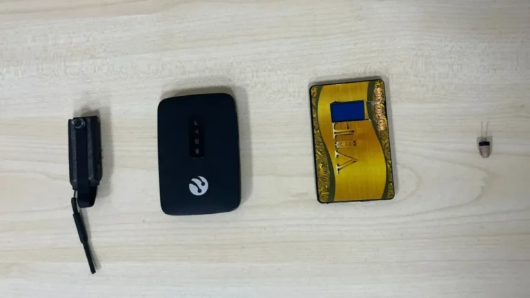 Tokat'ın Niksar ilçesinde bir kişi, ehliyet sınavına girerken üzerinde kamera