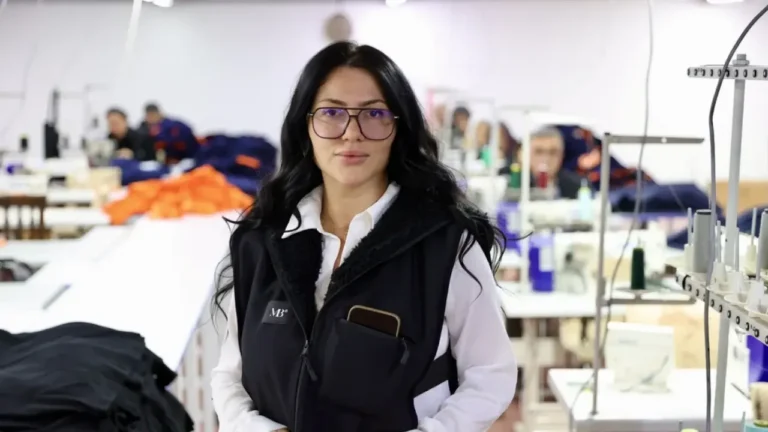 Trabzonlu kadın girişimci Merve Bulut, üç dikiş makinesiyle başladığı tekstil
