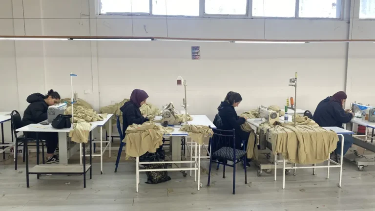 Sinop'un Türkeli ilçesinde, çocukluk hayali olan tekstil atölyesini kuran Burcu