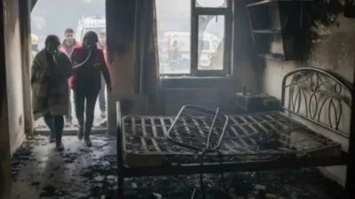 Akçatepe Mahallesi'nde bir apartman dairesinde çıkan yangın, elektrikli battaniyeden kaynaklandı.