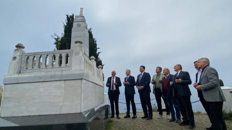 DP Lideri Uysal, Giresun’da Osman Ağa’yı Andı: Milli Mücadele Ruhu Demokrat Parti Genel Başkanı Gültekin Uysal, Giresun'da Topal Osman Ağa