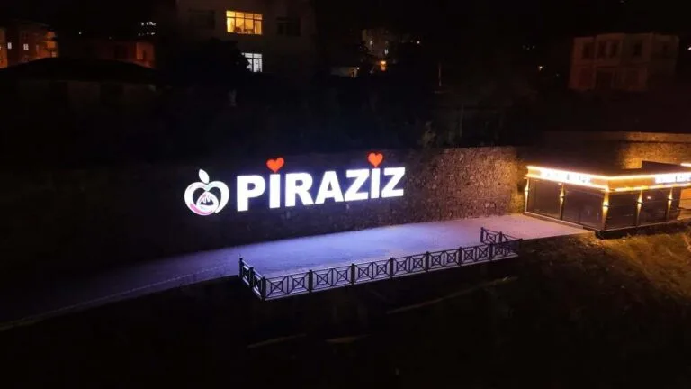 Piraziz Belediyesi tarafından Yap-İşlet-Devret modeliyle hayata geçirilen Piraziz Seyir Terası