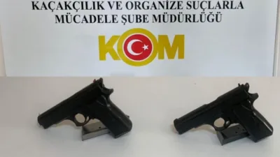 Samsun'un Havza ilçesinde polis ekipleri, şüphe üzerine durdurulan bir araçta