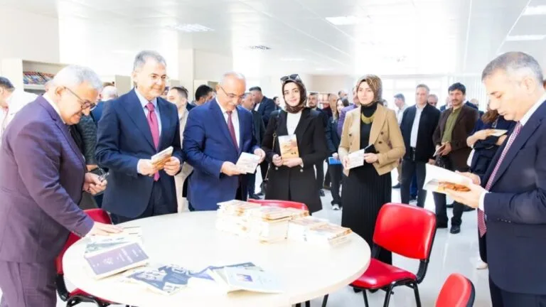 Giresun Üniversitesi’nde Hayrettin Orhanoğlu Kütüphanesi Açıldı Giresun Üniversitesi Tirebolu İletişim Fakültesi'nde, hayatını kaybeden Dekan Yardımcısı Dr.