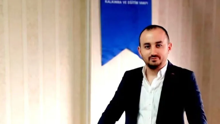 Tepeköy Köyü Derneği'nin genel kurulunda mevcut başkan Ahmet Sabır Açıkel,