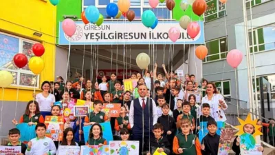 Giresun Yeşilgiresun İlkokulu öğrencileri, 20 Kasım Dünya Çocuk Hakları Günü'nde
