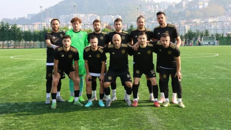 Batlamaspor, 75. Yıl Stadı'nda ağırladığı Rize Atletik'i Tolga Akdeniz ve