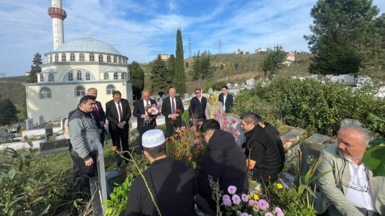 Espiye'de 24 Kasım Öğretmenler Günü etkinlikleri kapsamında vefat eden öğretmenler,