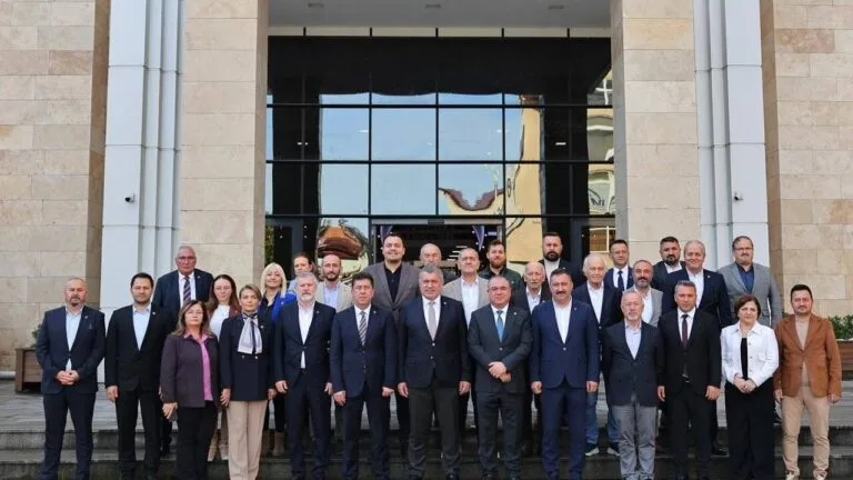 CHP'den bir heyet, Bulancak Belediyesi'ni ziyaret ederek ilçenin mevcut projelerini,