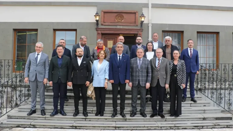 CHP Giresun Merkez İlçe Başkanı Olcay Küçük ve beraberindeki heyet,