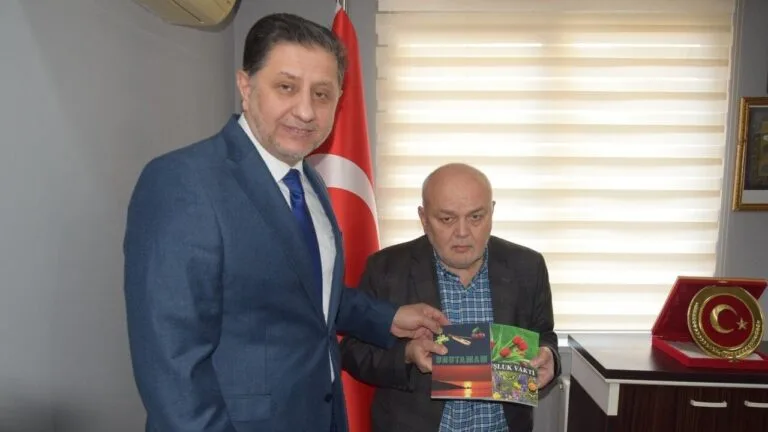 Espiyeli şair ve yazar Süleyman Usta, İlçe Müftüsü Haki Özgül'ü