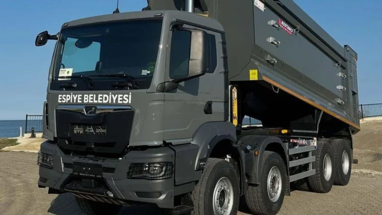 Giresun'un Espiye Belediyesi, öz kaynaklarıyla sıfır kilometre kırkayak damperli kamyonu