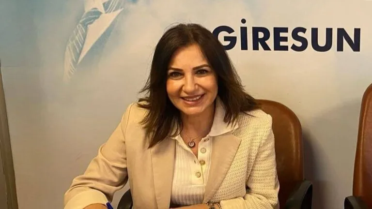 ADD Giresun: ‘Horon Günahtır’ Diyen Profesör Atanamaz! Atatürkçü Düşünce Derneği (ADD) Giresun Şubesi, 'kadın-erkek el ele horon