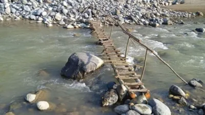 Giresun'un Görele ilçesinde bir vatandaşın dere üzerine kendi imkanlarıyla yaptığı