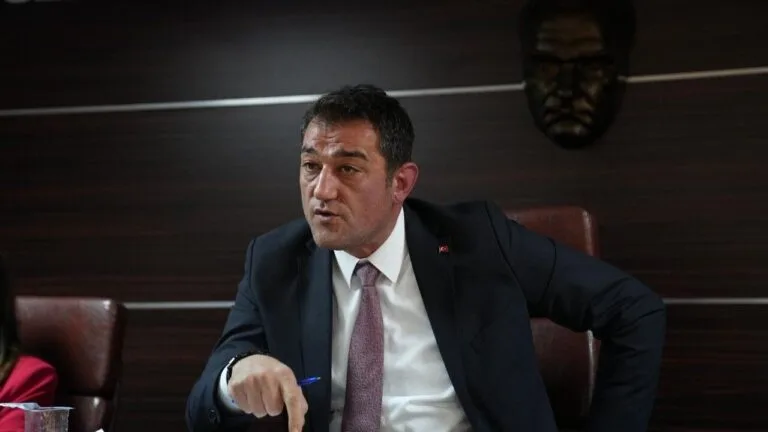 Giresun Belediye Meclisi'nde 2026 yılı bütçesi görüşmeleri sırasında tansiyon yükseldi.