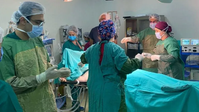 Giresun’da Beyin Ölümü Gerçekleşen Gencin Organları Bağışlandı Giresun'da beyin ölümü gerçekleşen 32 yaşındaki Ü.K.'nin ailesi, gencin karaciğerini